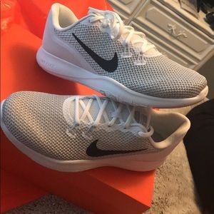 NIKE SNEAKERS SIZE 9.5 brand new in box!!